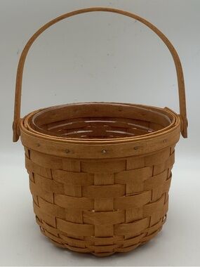 Vintage 1994 Longaberger Round  Handwoven  Fruit Basket with Handles and Plast…